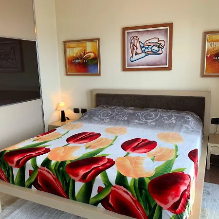 Bussola Apartment